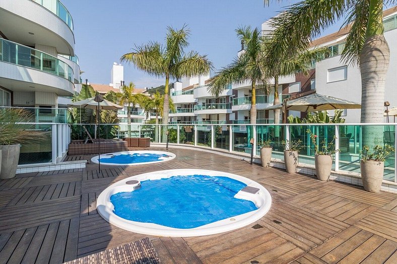 Apto Bombinhas 🏖️ Piscinas & Jacuzzi 🏖️ Wi-Fi & 2 Vagas